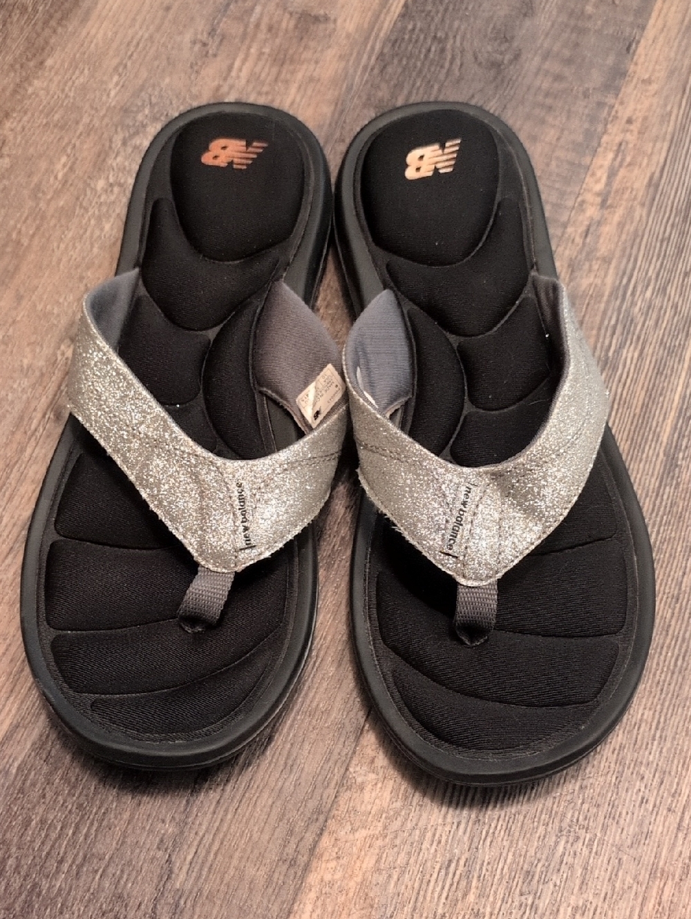 New Balance Black Footbed Glitter Silver Thong Sandals
